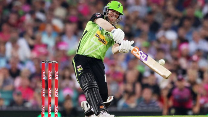 Sydney Thunder Lands David Warner for Two BBL Campaigns