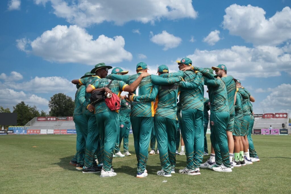 Global T20: Knights Team Huddle